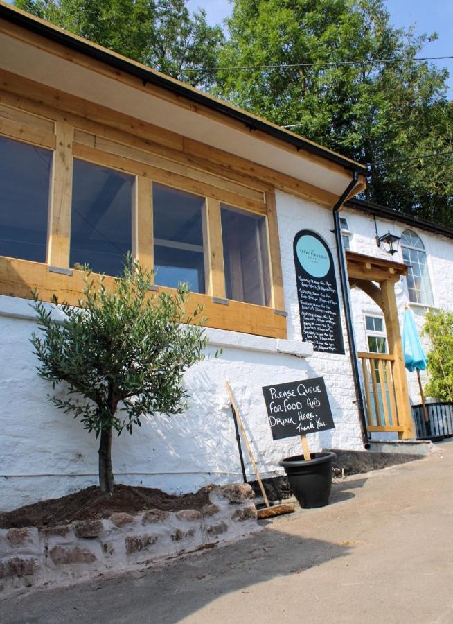 Ye Old Ferrie Inn Symonds Yat Exteriör bild